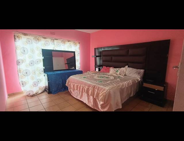 2 BEDROOM TOWNHOUSE FOR SALE IN HORIZON VIEW